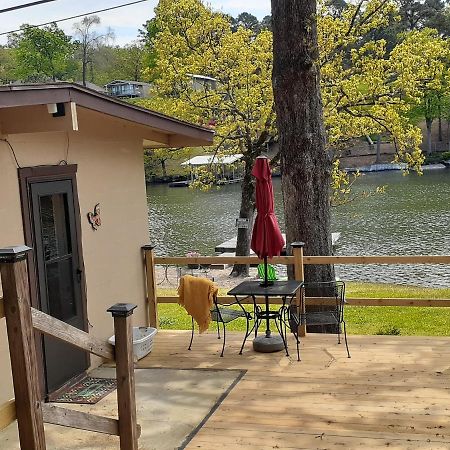 #02 - Unique Lakeside Studio Cottage- Pet Friendly Hot Springs Exteriör bild