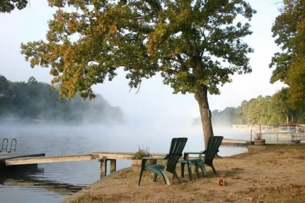#02 - Unique Lakeside Studio Cottage- Pet Friendly Hot Springs Exteriör bild