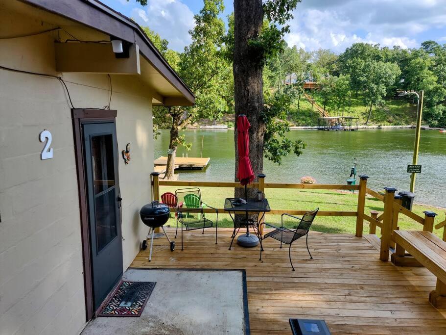 #02 - Unique Lakeside Studio Cottage- Pet Friendly Hot Springs Exteriör bild